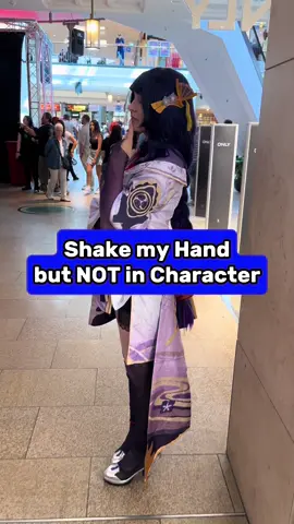 Kirara actually scratched my hand a bit xD @DoKomi  Raiden: @🪼☆Al3x_cos3☆🪼  Hu Tao: @m1la_bss Kirara: @-𝑬𝑳𝑳𝑬𝑵𝟎𝑹✮  Welkin Girl: @SaphiireBllue  Aglaea: @Skye🌙 @ Dokomi  #con #convention #cosplay #dokomi #dokomi2025 #shakemyhandincharacter #GenshinImpact #genshincosplay #starrail 