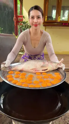 How to cook fish with egg recipe #tiktokfood #cook #Recipe #naturalrecipes #prawns #cooking #littlecook #food 