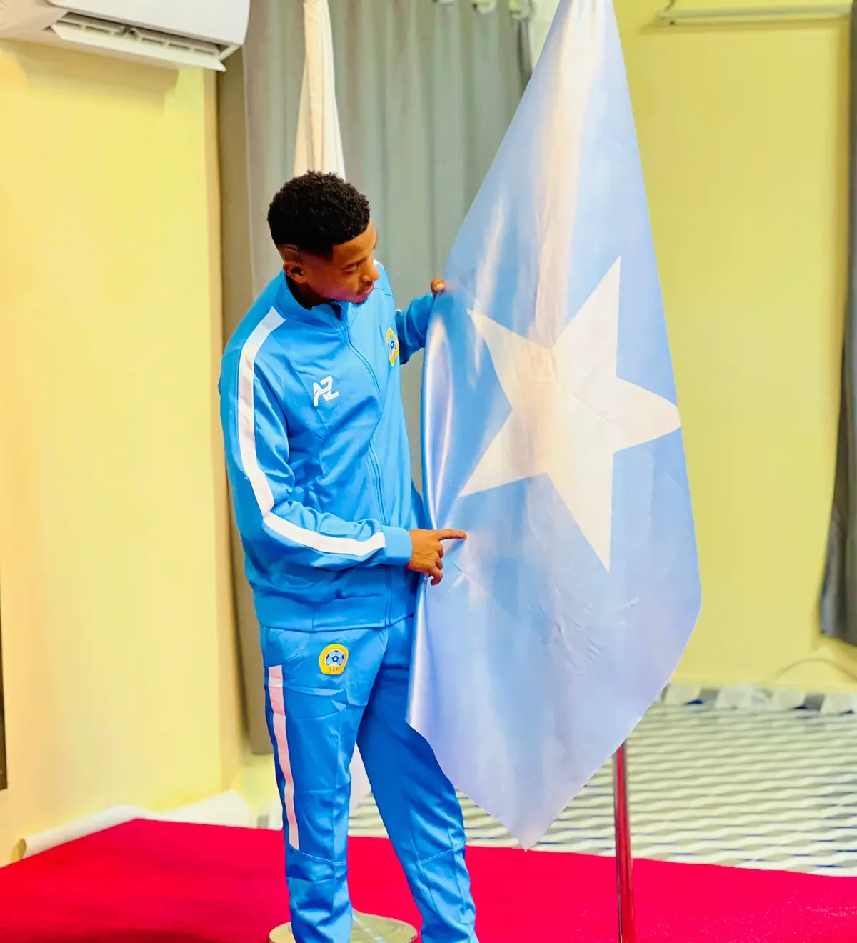 🇸🇴💔@Diini mohamed Dahir ✪🇸🇴 @Falcao Poi 👑🦅 