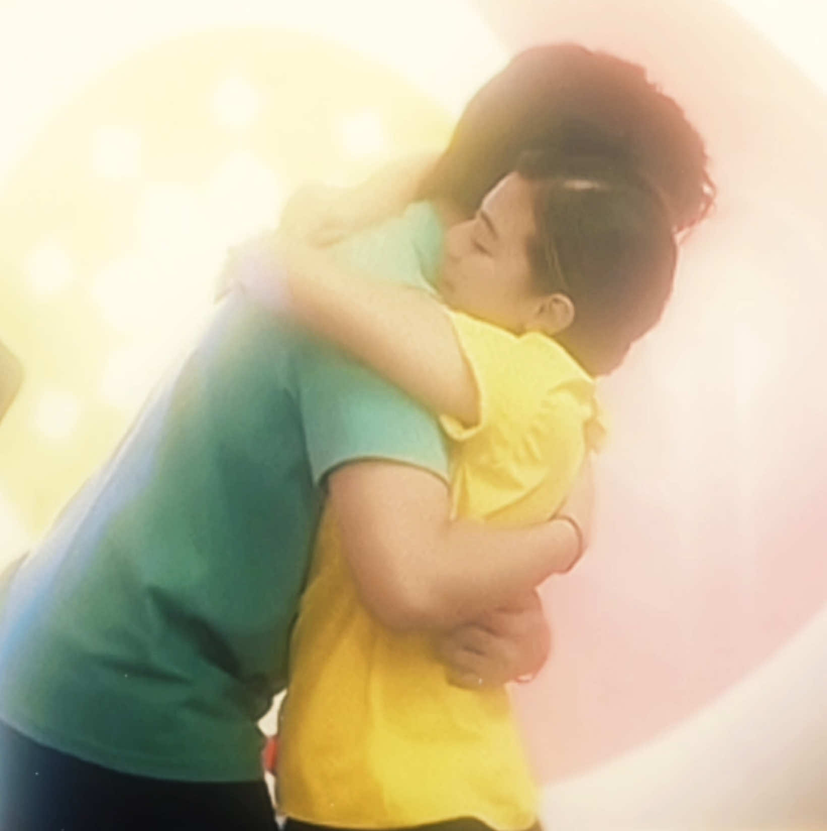 that hug looks so comfy ❤️‍🩹 #willca #willbi #willashley #pbbwill #biancadevera #pbbbianca #pbbcollab #pbbcelebrityedition 