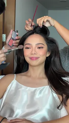 Too many steps, so we love to skip to the main energy💯✨✨✨👰🏻‍♀️ @dionelarrazabal  Makeup : @nicko_mua  Hair : @_donnavalencia  Gown: @oscarjamesarances  Coordination : @thecenterpiece  #makeupbynicko #bridalglow #bridalmakeup #cebuweddingmakeupartist #cebubridalmakeupartist #cebuweddingsuppliers #cebumakeupartist #bridalmakeupph #makeupbynicko #muaph #cebuweddingsuppliers 