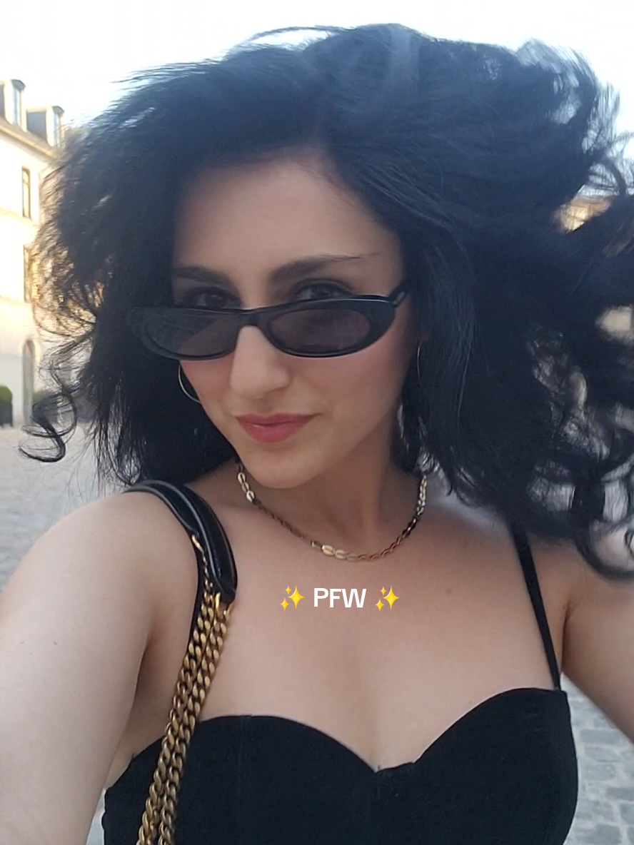 YSL after show vibessss 💃🏻 #pfw #ysl #fashion #fashionindustry #parisfashionweek #luxuryfashion #fashioninsider #Lifestyle #mode #lamode #modefrancaise 