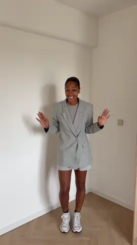 Styling monotone colours 🩶 #OOTD #fashion 