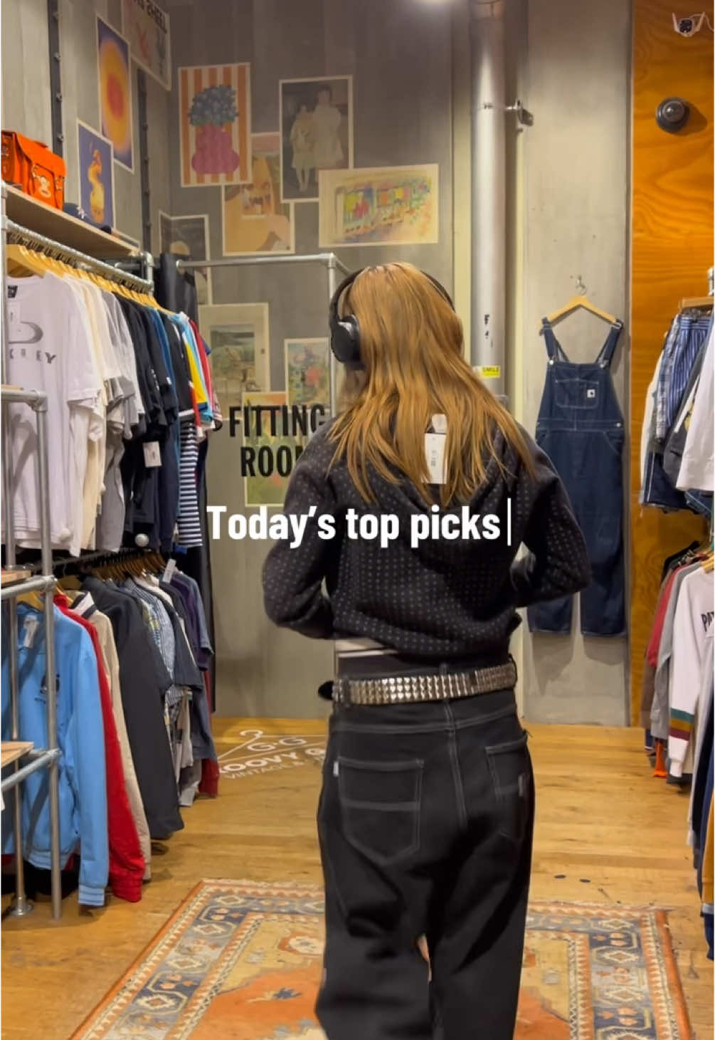 Our newest member Sofia Shows off her top picks in Bath today.  Versace, Stone Island, luxury knitwear and womenswear.  Visit Baths newest Fashion store.  #bath #MLB #stoneisland #versace #cityofbath #bathspa #outfit #shopsinbath #fashiontiktok #fashiondesigner 