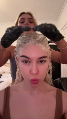 BLEACH MY HAIR WITH ME PT.2 