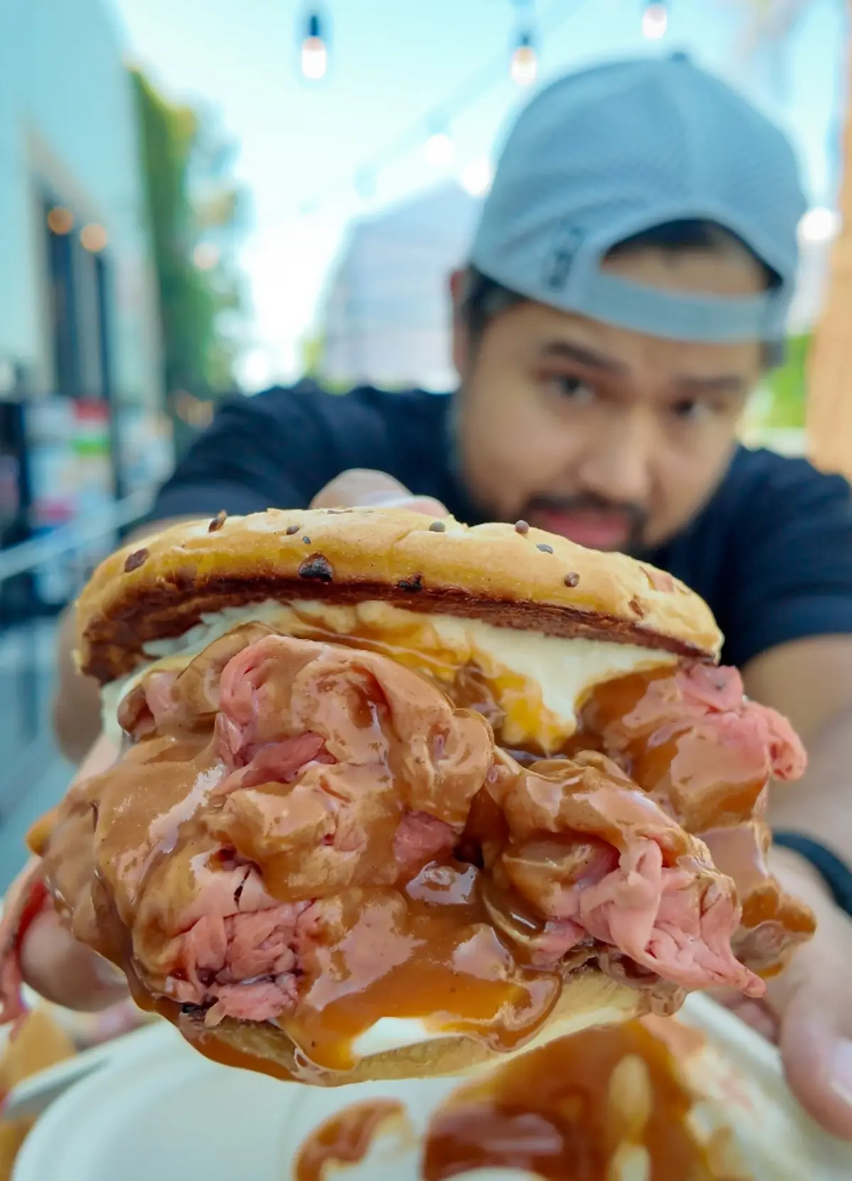 East Coast beef in SoCal? Say less. 👀🔥  I pulled up to @wickedrarebeefs, a San Diego pop-up that’s been slingin’ roast beef greatness for a year now and it did not disappoint. Here’s what I tried: 🥪 Super Beef 3-Way – $15 7oz USDA Prime roast beef, James River BBQ sauce, mayo, white American cheese on a fresh onion roll from Bread & Cie 🧀 New England Cheesesteak – $18 This ain’t your Philly cheesesteak—it’s a New England classic done right. Grilled USDA Prime beef with white American cheese, sautéed onions, peppers & mushrooms 🦞 Lobster Roll – $28 Claw & knuckle lobster with mayo on buttered griddled brioche 🔥 Surf & Turf – $34 7oz grilled roast beef + 4oz lobster topped with melted butter San Diego, don’t sleep on this one. Full review coming soon 👀 #WickedRareBeefs #SanDiegoFoodie #sandiego 