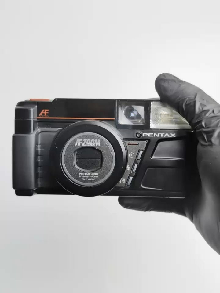 Pentax Zoom 70 35mm film camera on my Etsy shop Studio37A  Autofocus, zoom lens, built-in flash – everything you need to shoot film effortlessly  This one gives me StarWars vibes. Boxy and neat 🔗 Link in bio 🚚 Ships fast – only one available! #PentaxZoom70 #VintageCamera #PointAndShoot #FilmIsNotDead #PentaxFilmCamera #RetroPhotography #ShootFilmStayBroke #CameraTok #Studio37A #EtsyFinds #90sCamera #FilmPhotography #BeginnerCamera #CompactCamera #CameraCollector #VintageFinds #AnalogVibes