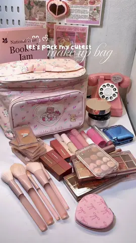 Ultimate Makeup Bag for Travel #makeupbag #travelmakeup  #makeuplife #makeuporganization #creatorsearchinsights 