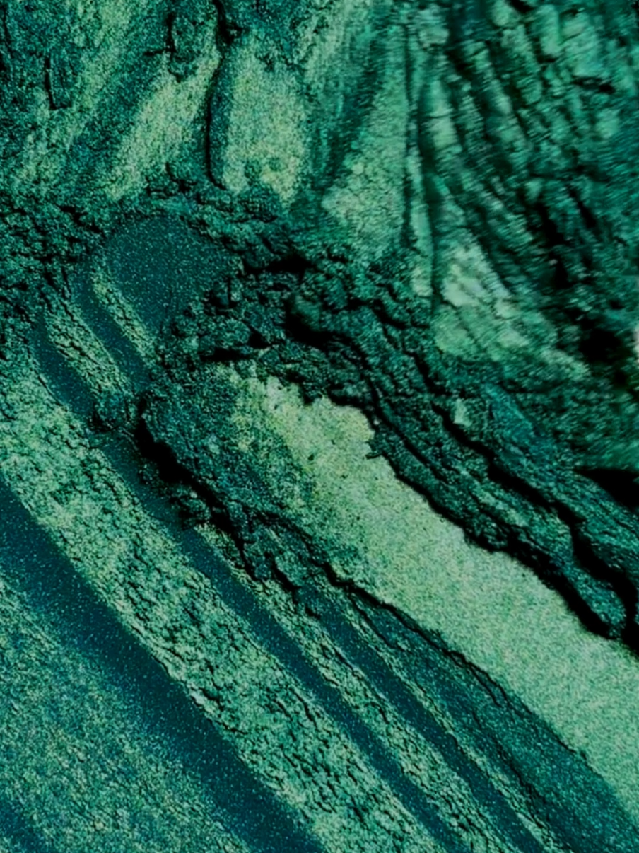 🎨 In need of some color inspo for your next epoxy project? 🙌 MEYSPRING has you covered! Discover the top-notch, deep green hues of our Shiny Malachite mica powder - this week in an epoxy table pour, resin bloom coaster reveal, and stunning abstract art! Artists featured: @fatcatwoodworks @madewithheart_byjoko @monas_resin .. #MeyspringPigments #MeyspringShinyMalachite #DiyResin #EpoxyMold #EpoxyCoasters #Demold #ResinWallClock