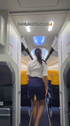 yesssss #flightattendant #foryouu #cabincrew #aviation 