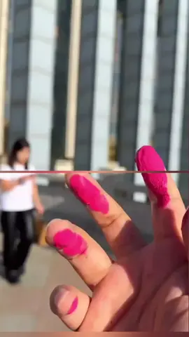 A beautiful painting on my sister's T-shirt.😭🤯.. 