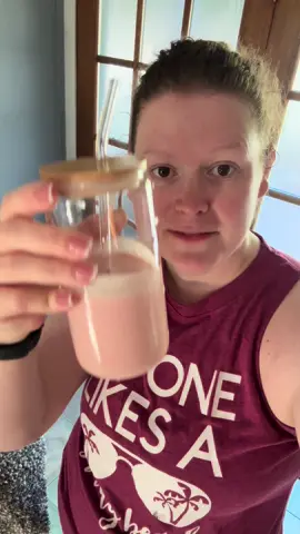 Dole Whip Strawberry Protein #dolewhip #beamazingprotein #dolewhipstrawberry #proteinsmoothie #smoothie #protein #morningroutine 