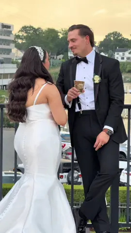 When you get back your content & see that the groom was checking you out all day long 😉  #njweddings #njbride #jerseyshore #jerseyshoreweddings #njshore #weddingday #monmouthcounty #dayofcoordinator #weddingcontentcreator #bride #weddingtiktok #redbank #groom #hotelwedding @kaylamadoff 