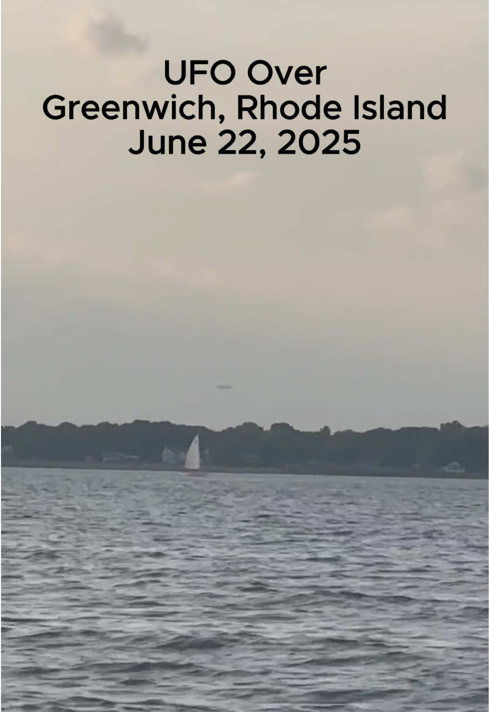 Strange things happening on east coast of USA. 👽👀 #ufo #uap #aliens #rhodeisland #unexplained #whatisthis #ufosky #tictac #ufosighting #strangesky #mufon #breakingnews 