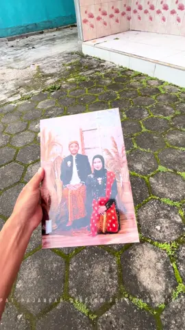 ✨ Bingkai Kenangan Spesial di Rumahmu! ✨**   Foto favoritmu jadi lebih berkesan dengan **Custom Foto + Bingkai MDF 6mm** ukuran **20x30 cm**! 🖼️🔥   ✔️ **Laminasi anti air** – tetap awet meski kena percikan!   ✔️ **Bingkai kokoh & stylish** – cocok buat dekorasi kamar atau hadiah.   ✔️ **Harga terjangkau**, hasil premium!    #CustomFoto #BingkaiMDF #IdeHadiah #DekorasiRumah #kadoultah 