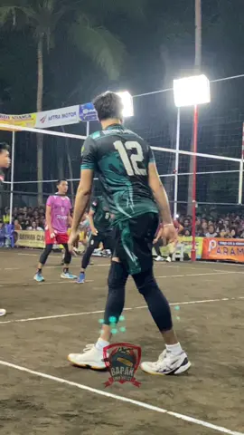 el clasico terjadi malam ini diturnament bola voli @Vokal 81 Reborn  antara tim @SVA KUWON Vs @Sekar Langit semifinal rasa final  🔥🔥🔥 #fyp #fypage #volitarkam #bapaksukavolly #tarkam #fypシ゚ #volijogja #volytarkam #vokal81reborn 