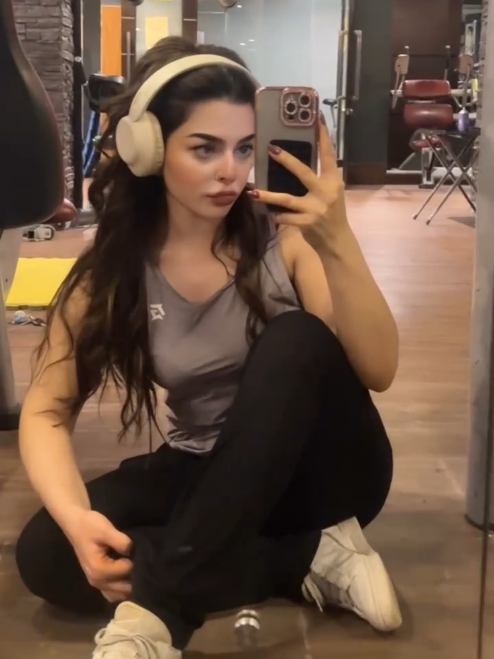 #pltqueenb #Trending #Girls #pakigirl #cutegirl #Desigirl #Cute #Cuteness #adorable #pakistani #Hot #Hotness #pakistanigirls #pakigirls  #tiktokpakistan #Tiktoker #Pakistanigirl #musically #foryou #foryoupage #fyp #viral #viralvideo #viralreel 