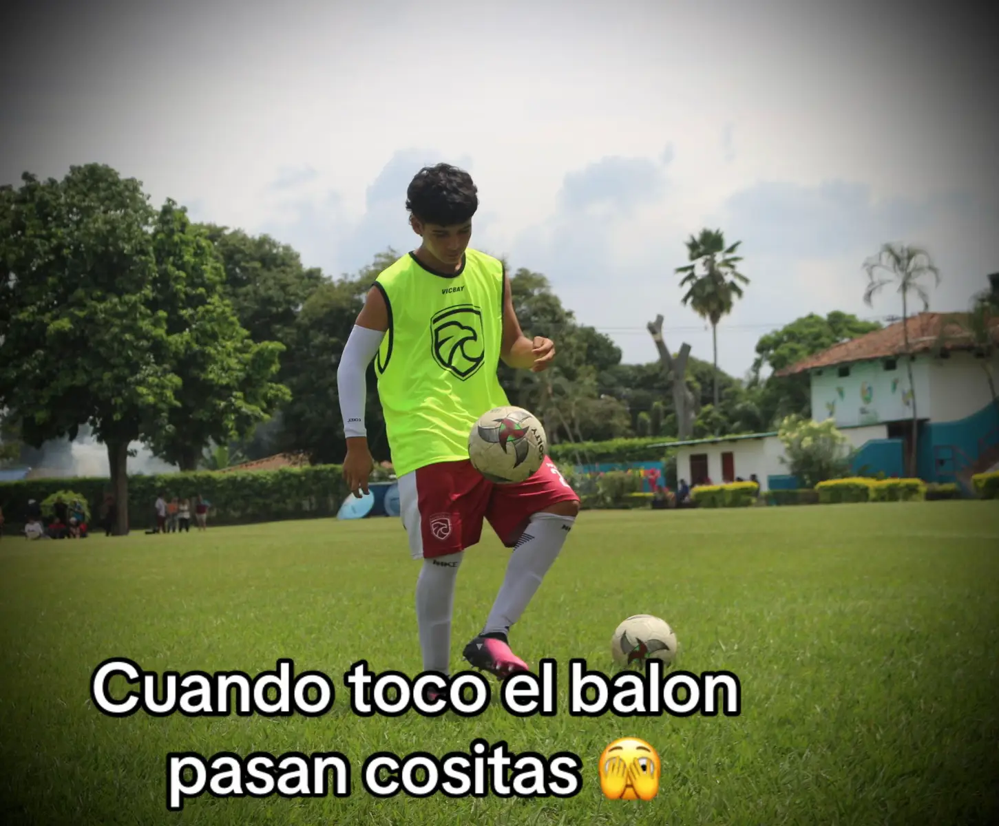 #dalelikeeeeee #videoviral #paratii #fypppppppp #fypppppppp #viiiiraaaal #futbol⚽️ #juegomucho🤪🤣🤣🤣 #juegomucho #dalelikeeeeee 