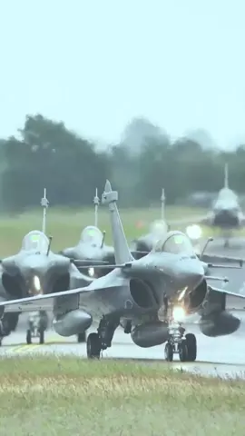 #airforce #usairforce #aircraft #usaf #aviation #aviationlife #fighterjet #jet 