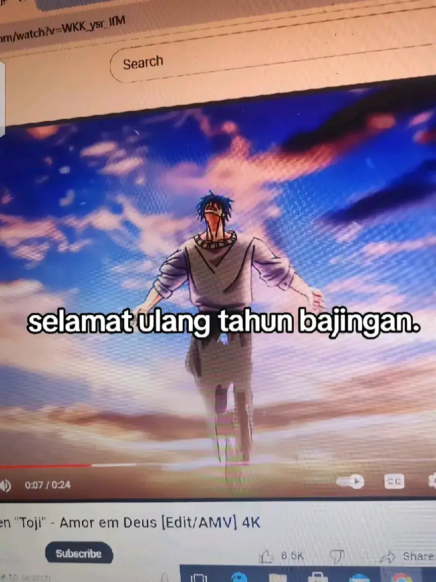 Hari ini ulang tahunku. Seharusnya ini hari yang spesial, tapi entah kenapa rasanya sama saja atau malah lebih sepi dari biasanya. Tidak ada kejutan, tidak ada kue dengan lilin yang ditiup sambil berharap sesuatu yang lebih baik. Hanya aku, sendirian, menatap layar ponsel yang sepi notifikasi. Dulu, ulang tahun selalu penuh tawa. Ada orang-orang yang mengingat, ada pesan-pesan panjang yang terasa tulus. Sekarang? Mungkin semua orang sibuk, atau mungkin aku memang tidak sepenting itu lagi di hidup mereka. Waktu berjalan, semuanya berubah. Aku berubah. Mereka berubah. Aku scroll media sosial, melihat orang-orang lain merayakan harinya dengan penuh kebahagiaan. Ada yang mendapat kejutan dari teman-temannya, ada yang dikelilingi keluarga hangat, ada yang tersenyum dengan seseorang yang spesial di sampingnya. Aku? Hanya bisa menatap layar, bertanya-tanya, apakah ada yang benar-benar ingat tanpa harus diingatkan? Di kepalaku, aku terus meyakinkan diri sendiri, 
