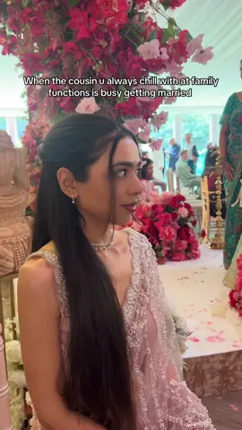 Happy for u girl but who do I hang out with?? Saree from @Naari sringaar #browngirl #wedding #fyp #desi #brown #browntiktok #saree #browntok #desitok #cousin