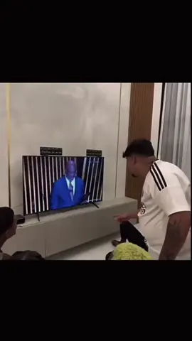 جماهير ريال مدريد انقلبت ضد فيني بعد الكره الذهبيه#vinicius #ballondor2024 #roblox #madrid 