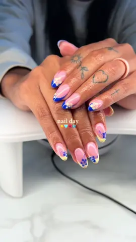nothing like a fresh set to make this momma happy 🌺💙 #SelfCare #nailday #nails #summernails #Summer #nailinspo #fyp 