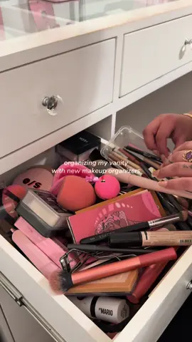 This is your sign to clean that vanity 🫵🏼 #angieeres 