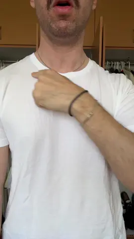 Cuellos VS. Playeras y Camisas Para Hombres #cuellos #cuelloredondo #cuellov #cuellotortuga #cuellomao #turtleneck #camisas #playera #polo #playeraspolo #diferencias #modamasculina #estilomasculino #modamasculina #estilomasculino #hombres #consejos #consejosparahombres #styletips #styleformen #asesordeimagen #fashion #moda #fashionformen #asesordemoda 