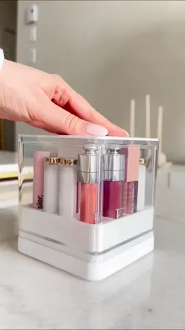 Lip lineup on display 💄 Shop this lippie organizer at the link in bio #amazonfinds #amazonbeauty #makeuporganizer 🎥: @anya.bumag