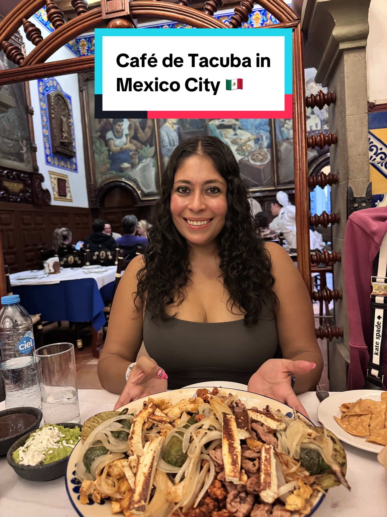 I would honestly go for the art alone 🖼️ 🥹 I loved it so much  #mexicocity #cdmxtiktok #cuidaddemexico #traveltiktok #cdmx #cdmxlife #cafedetacuba #mexicocityeats #comidacdmx 
