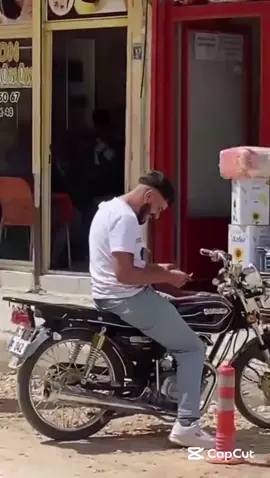 Hadi Dayıcım biraz daha dayan en kısa zamanda sağlığına kavuşursun inşallah Allah seni ailene kavuştursun inşallah 🙏😭😭