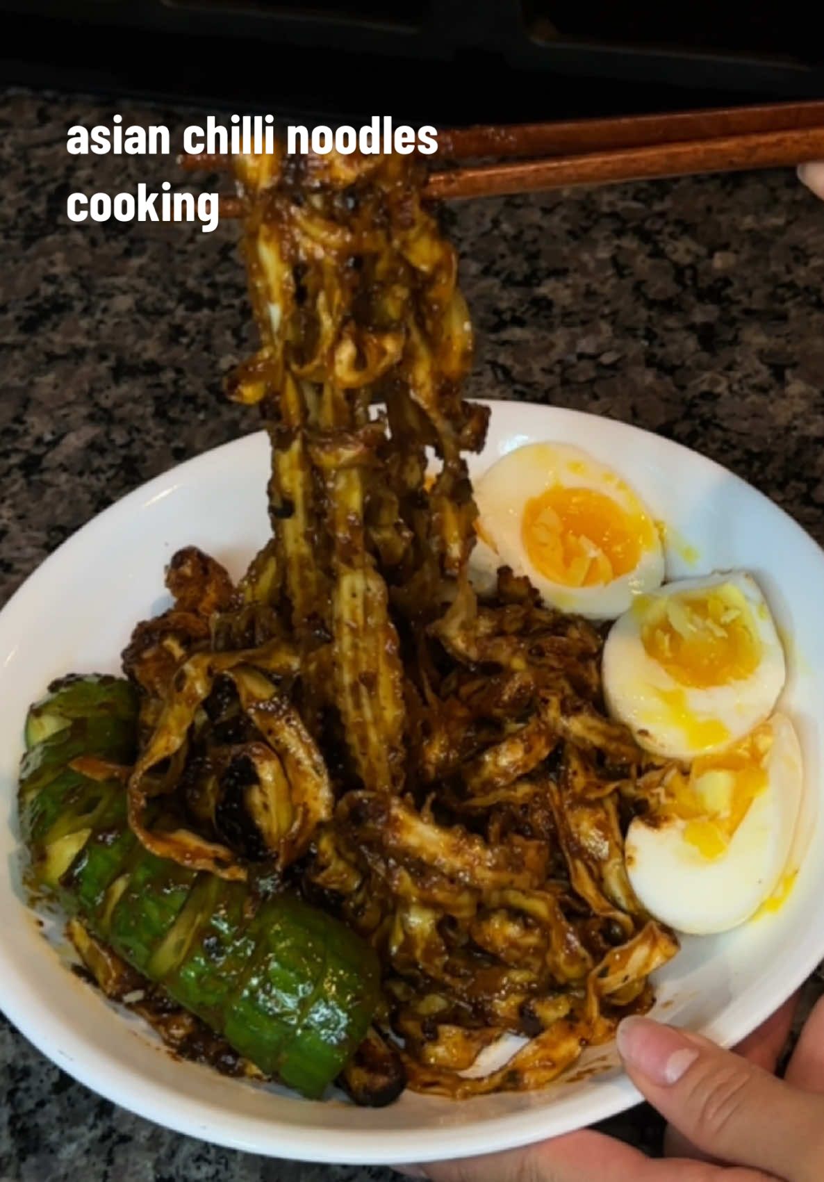 CHILLI CRISP NOODLES- mukbang up already :)) 🌶️🍜✨  Thank you @YOSUKATA for this gorgeous wok! Go check out their IG and YT @yosukataofficial  #yosukata #wok #carbonsteelwok #asiancuisine #food #Foodie #cookwithme #Recipe #cooking #chef #FoodTok #recipes 
