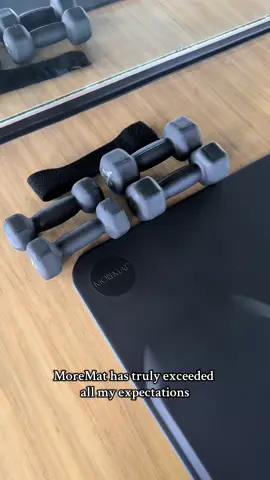 Shoutout to @MOREMAT for making movement actually comfortable. Thank you so much! If you have wrist or knee problems.. thank me later  #MoreMat #yoga #yogagirl #yogamat #yogamatreview #yogateacher #Fitness #yogaessentials #mindfulmovement #microinfluencer 