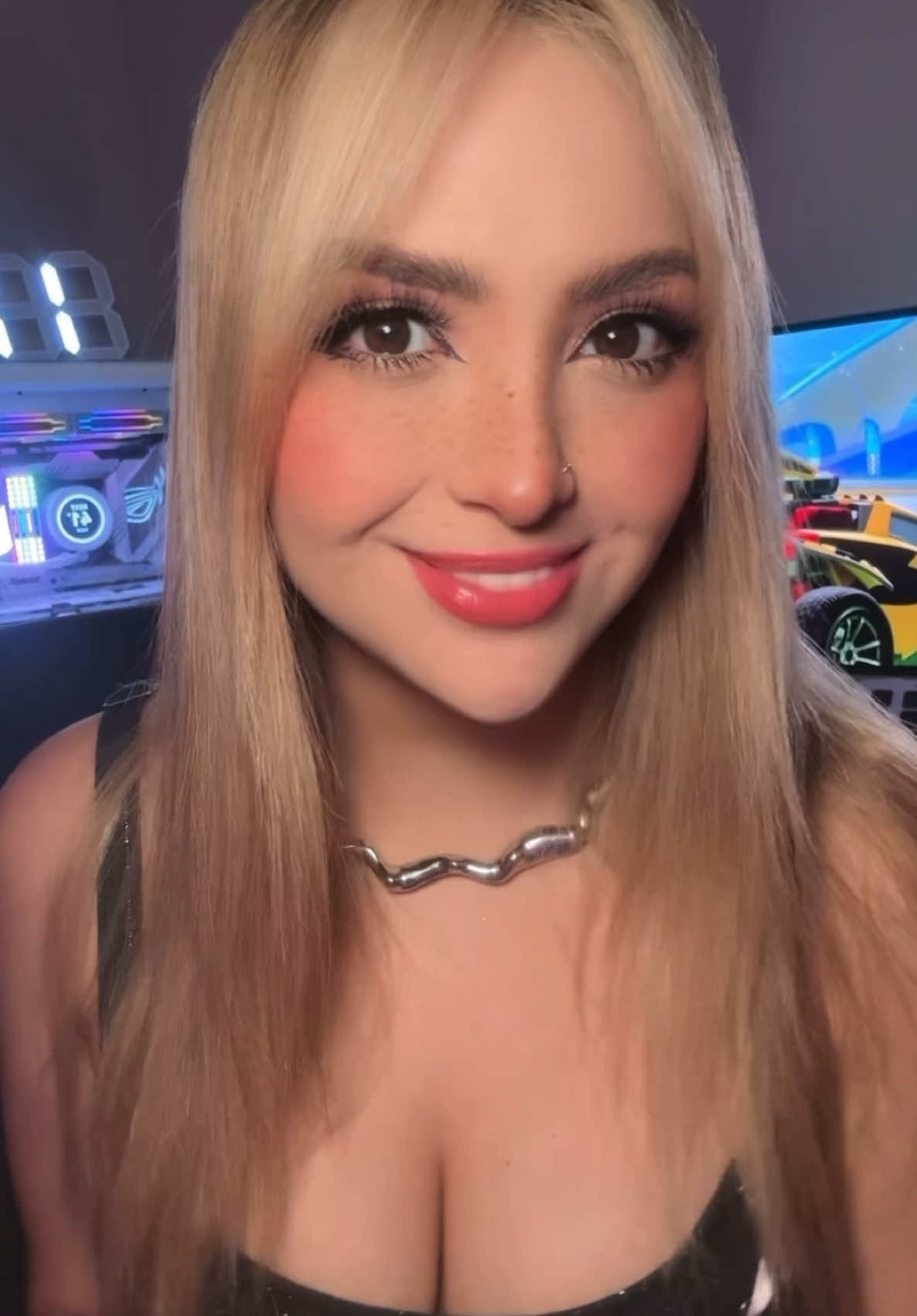 Tú ya probaste Rocket League? 👾 que estás esperando bb 💃🏻 #EpicPartner #RocketLeague #arigameplays #fyp 