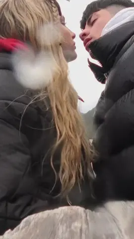 un placer sacar una canción con una persona tan talentosa como vos, te adoro y la rompimos.. este jueves ♥️ @luchi 