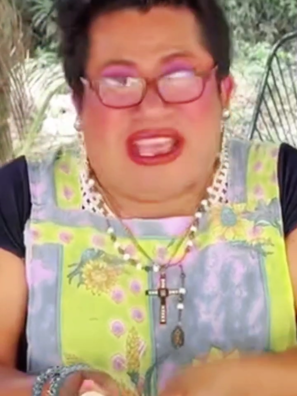 Nos pusimos a desgranar maiz para hacer las tortillas . #DoñaCata #virals #Viral #risa #comedyvideo #viralsong #risas #doñacataydominga #doñacata #viralreels #paratiiiiiiiiiiiiiiiiiiiiiiiiiiiiiii #flypシ #videoviral #parati #comedia 