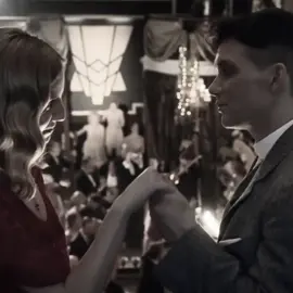 حسبت اللي بينا ضحك ومزوح وغديت يمك في جميع الليالي تعلقت بك ولا ودي بيوم تروح  لقيت بك الزين وجميع امالي  اترك العوض بالدنيا ودوا الروح احب قربك و اهوجس بك ببالي الغرام يمك غدا بقلبي مسموح طحت بغرام قلبك ليتك حلالي  #fyp #explore #missyou #tomasshelby #grace #peakyblinders #w 