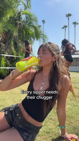 who else would win gold if chugging was an Olympic sport?? 🏆  #drinktok #drinkflerish #hydration #watertok #relatable #fyp #fypシ 