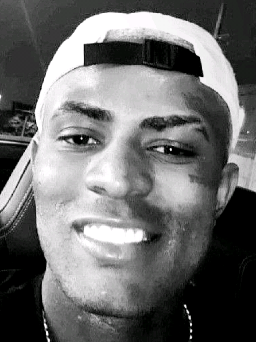 madruga fria.. #mcig #foryoupage #lyrics_songs #fy #lyricsedit #tipografia 