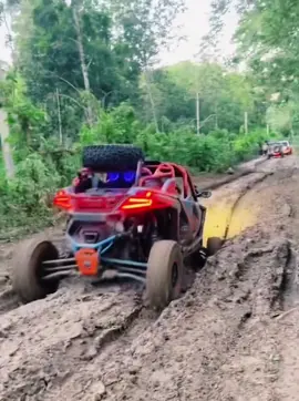 just rippin' through 💨 #polaris  📸 @ronni (TT)