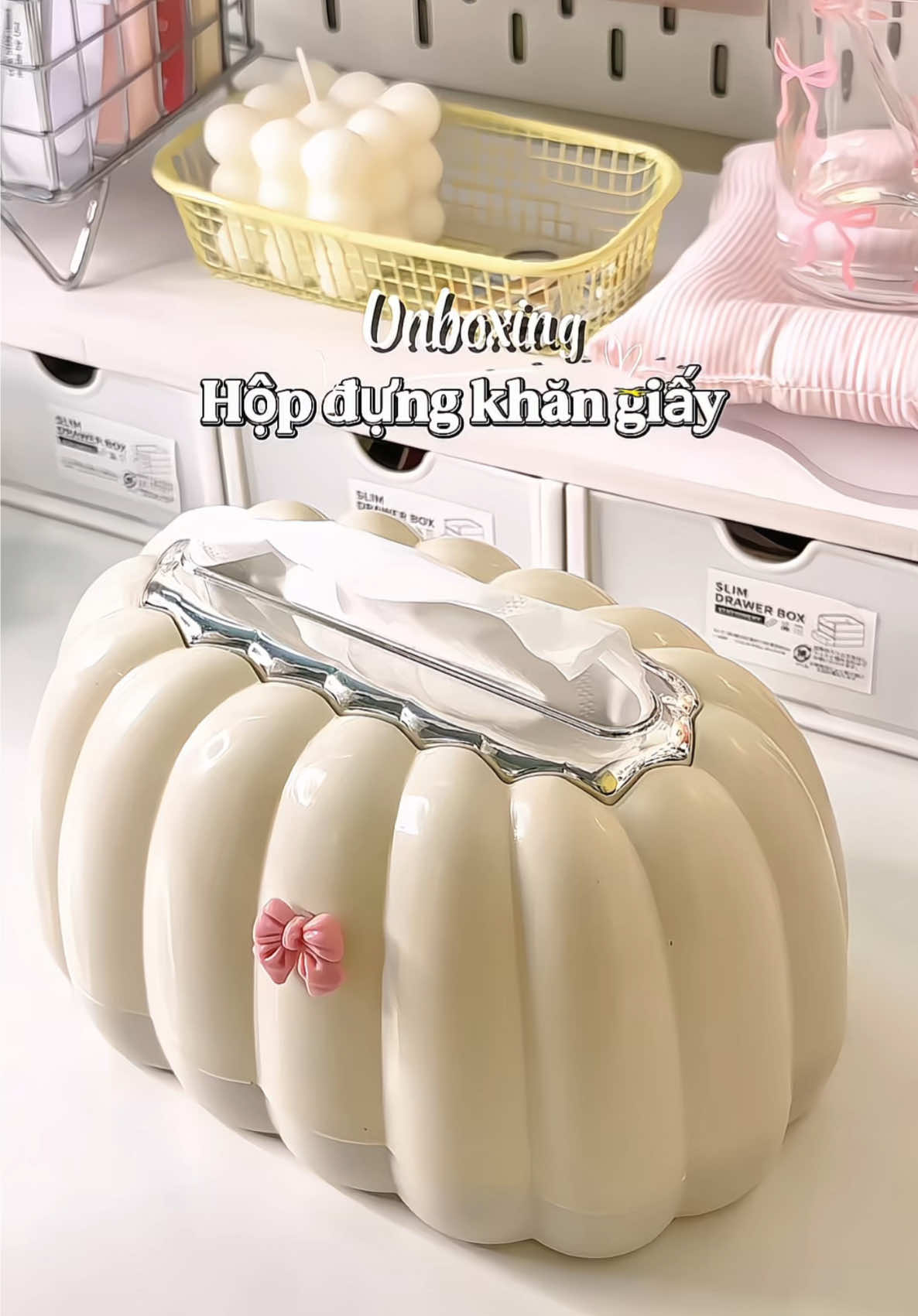 Ta nói cái nết ăn uống, xem phim phải có hộp giấy kè kè kế bên vậy á #hopdungkhangiay #deskdecor #unboxingvideo #gocnhocuachan #xuhuong #fyp