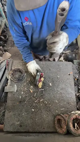 Recuerda que cada gramo de cobre vale la pena sacarlo♻️#cobre #copper #paratiiiiiiiiiiiiiiiiiiiiiiiiiiiiiii #razachatarrera #foryoupage #chatarra #reciclaje #recycling #paratii #recycle #power #metales #fyp 