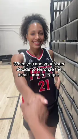 We’re both 6’1 and they call us the gross sisters 🥲