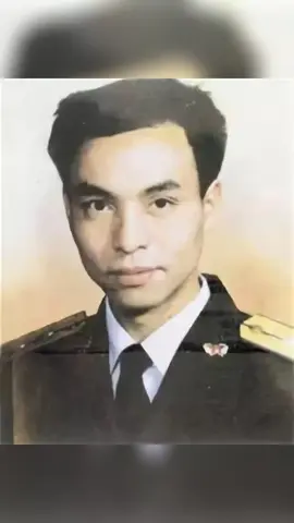 你还记得这位抗洪英雄吗？他用年仅33岁的生命谱写一曲撼天动地的英雄赞歌！#致敬 
