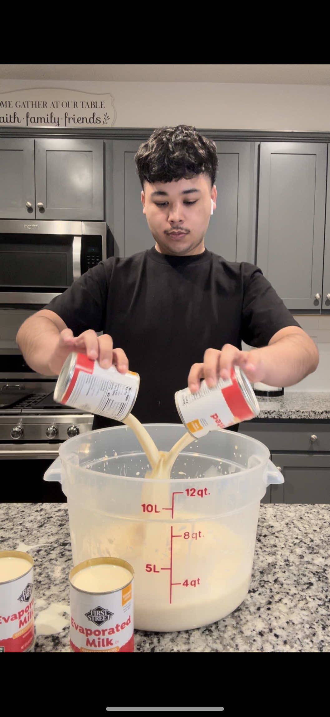 Tres leches mixture & Homemade whipped cream🔥#fyp #fypシ゚ #virall #tiktok #dayinmylife #bakerslife #bakersoftiktok #tresleches #asmr 