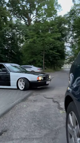 tuff?🤔🤔 @inwolffitrusthh  #e36 #e46 #e34 #e32 #static #stance #photoshop #carswag #swagtok #cleartailights #caredit #bmw #strapped 