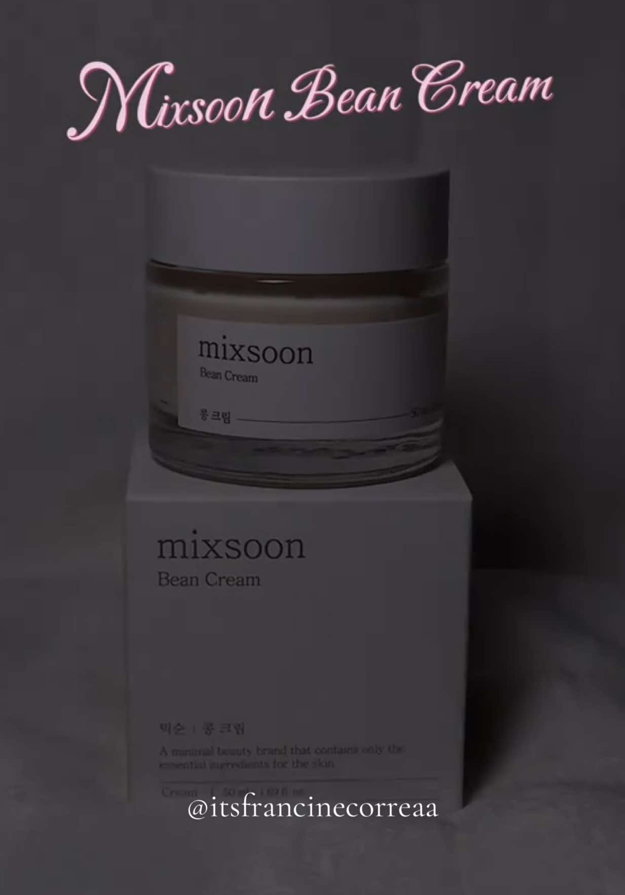 🇧🇷: Minha pele? Simplesmente VICIADA nessa hidratação coreana perfeita da Mixsoon 💧✨ A Bean Cream é grossinha na medida certa, espalha fácil, não fica grudenta e deixa aquele glow de pele saudável que a gente AMA! 🍃 Tem extrato de feijão fermentado, pera coreana e romã — ou seja: hidratação potente com ingredientes que realmente tratam a pele. Uso depois do tônico e, quando quero um cuidado extra, aplico uma camada mais generosa antes de dormir 😴💆‍♀️ Recebi essa belezinha da Mixsoon em um PR Package que ganhei através de um app — foi de graça mesmo! 💌 💆‍♀️Se você mora nos EUA e também quer receber produtos assim, me chama que conto como! 🫶🏼 🇺🇸: My skin is absolutely OBSESSED with this Korean moisturizer from Mixsoon 💧✨ The Bean Cream is thick in the best way—smooth, non-sticky, and gives me that healthy, dewy glow I’m always chasing 🍃 It’s packed with fermented bean extract, Korean pear, and pomegranate—so it hydrates and actually treats your skin. I use it after toner, and when my skin needs some extra love, I just apply a thicker layer before bed. Waking up with soft, glowing skin? Yes please 😴💆‍♀️ I got this gem from Mixsoon as a PR package through an app—it was completely free! 💌💆‍♀️ If you’re in the U.S. and want to get products too, ask me how 🫶🏼 . . . . . #ItsFrancineCorrea #AtlantaInfluencer #creatorsearchinsights @mixsoon @mixsoon_official @mixsoon_us @mixsoon_global @Stack Influence @Costco Wholesale #kbeauty #kbeautybrasil #skincarehaul #skincaretok #skincare #mixsoon #mixsoonpartner #mixsoonbeancream #glassskin #gifted #UGC #ContentCreator #OrganicContent Atlanta Georgia Angatuba Angatubense Beauty FlatLay VideoSkills KoreanSkincare Skincarecoreano Costco CostcoHaul Amazon AmazonFinds @JOCI CORREA (Familia Sindy) @Francine Corrêa @✨⚡️BELLLA__(FAMÍLIA DA SINDY) @✨🪽Monique Azevedo🪽✨ @🌻CRISTINA🌻(FAMÍLIA DA SINDY) @🎀 Leine 🎀 (Família da Sindy) @💐Danny Mello)FM]SNDY) @🥇⃤Silvana Lopes(Sindy) @🦋PRISCILA🦋(Família da Sindy) @A Nessa achou😁(FAMÍLIA SINDY) @A Verdade (Família da Sindy) @AdelaideCarvalho família Sindy @Adriana S. (Família da Sindy) @alair (família da Sindy) @aLeMaO GaMeR FPS (SDY) @Alexandrina (família da Sindy) @Aline Bruim (Família da Sindy) @Aline Filipe(família da sindy) @Alma Intensa❤️Família Sindy💞 @Alipio Ramos Família da Sindy @Ana - Unhas (Família da Sindy) @Ana Lucia (família da Sindy) 
