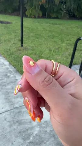 Tropicoqueta era. 🧡🍍🌞🍊 #tropicoqueta #nails 