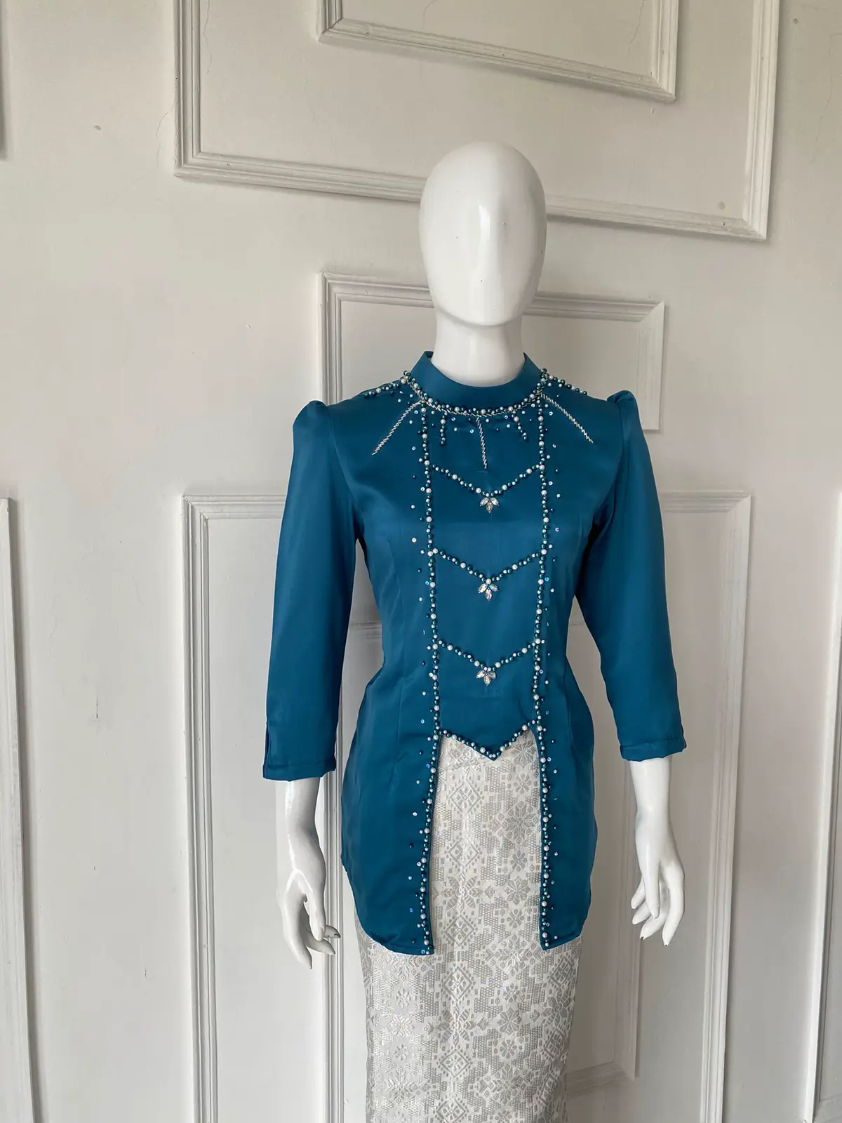 #CapCut #soundviral #tukangjahit #munculberanda #penjahitpemula #sewingtiktok #inspirasibajubridesmaid #penjahitonline #penjahitoffline #fyp #emeraldblue 